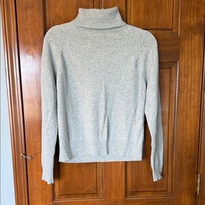 Apostrophe Light Gray Turtleneck Sweater Size Large